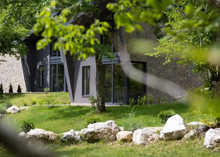 Outdoor Bosnia Adventure Semesteranläggning (resort)